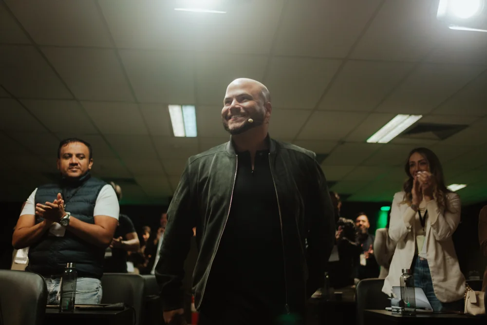 Troca entre Victor e os participantes na sala